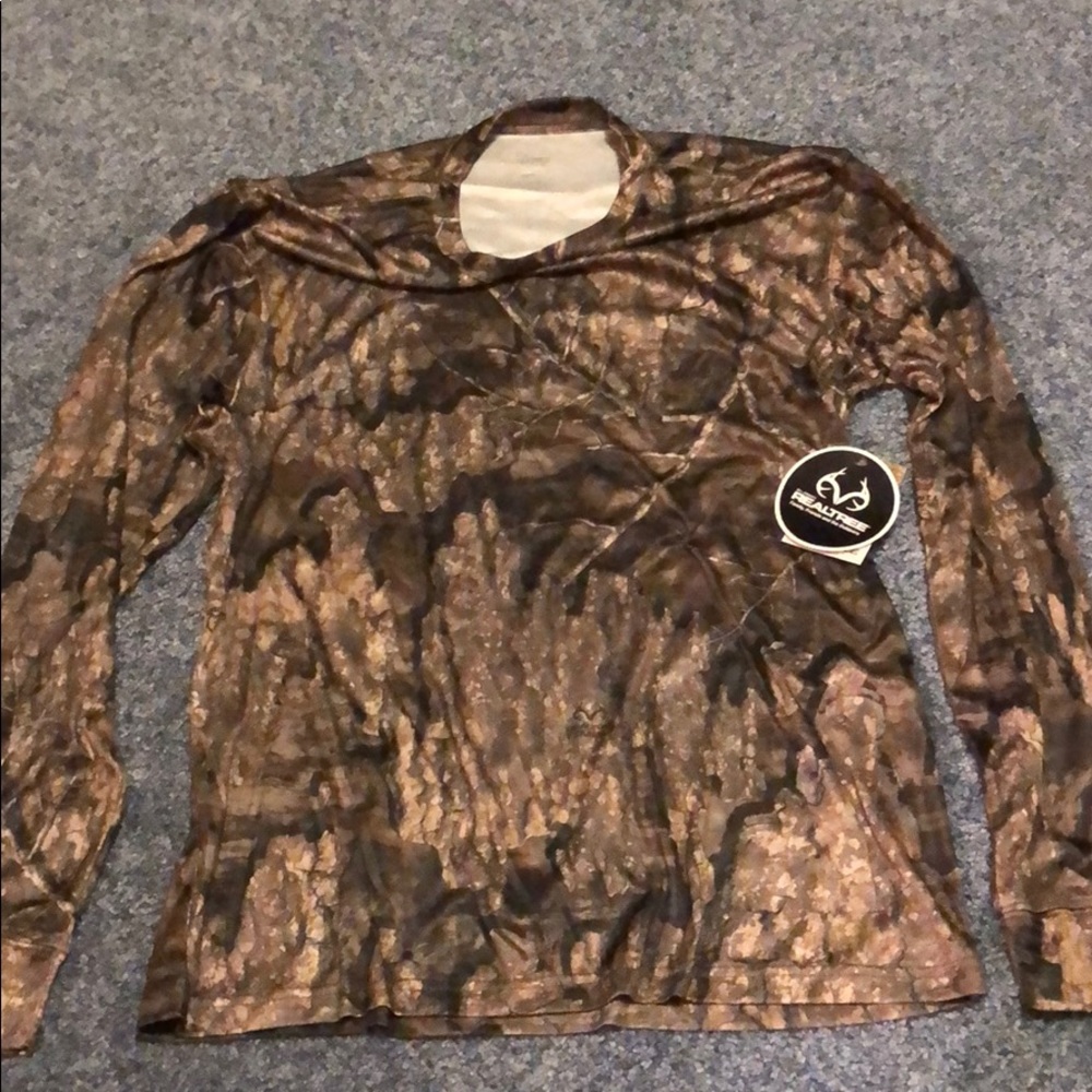 NWT Realtree Camo Longsleeve